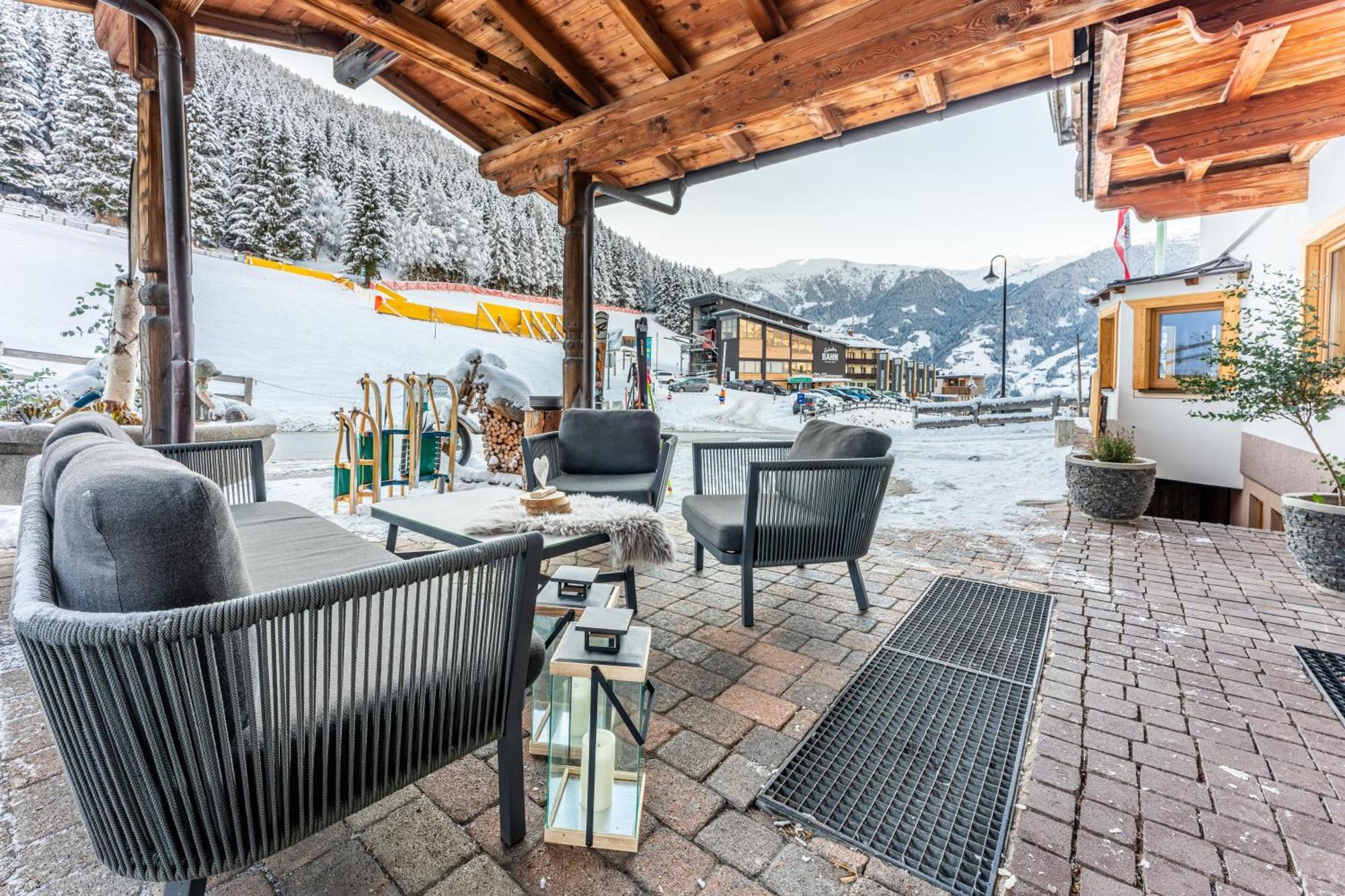 Alpen Wohlfuehlhotel Doerflwirt Hainzenberg Kültér fotó