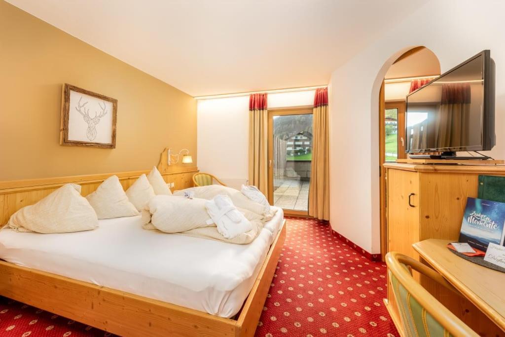 Alpen Wohlfuehlhotel Doerflwirt Hainzenberg Kültér fotó