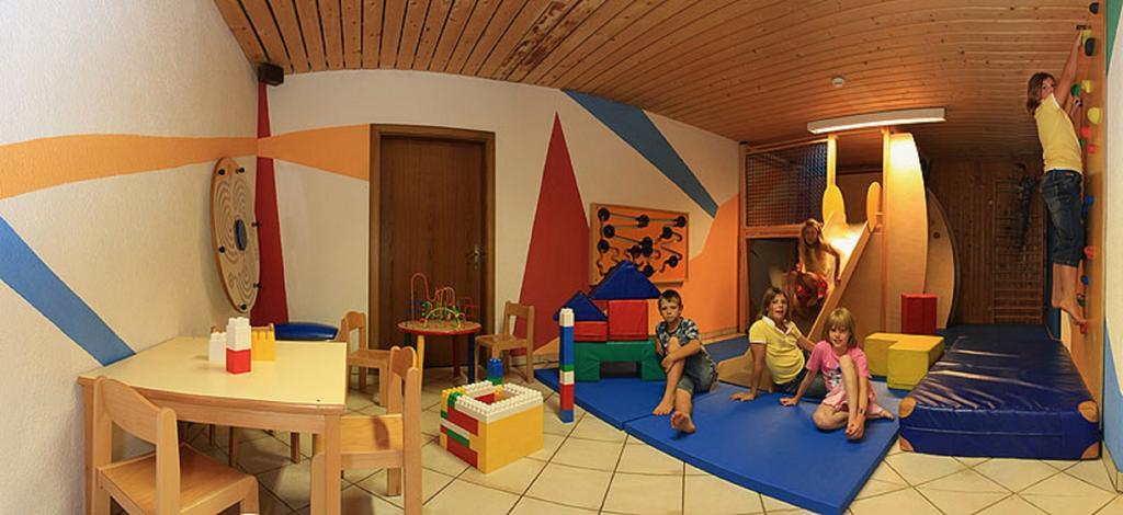 Alpen Wohlfuehlhotel Doerflwirt Hainzenberg Kültér fotó